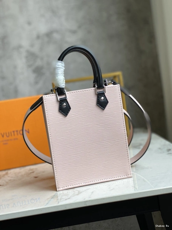 VUITTON PETIT SAC PLAT LOUIS 0821